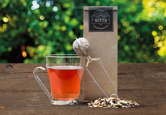 https://familiaserra.eu/Disfruta de los tés elaborados por Familia Serra/